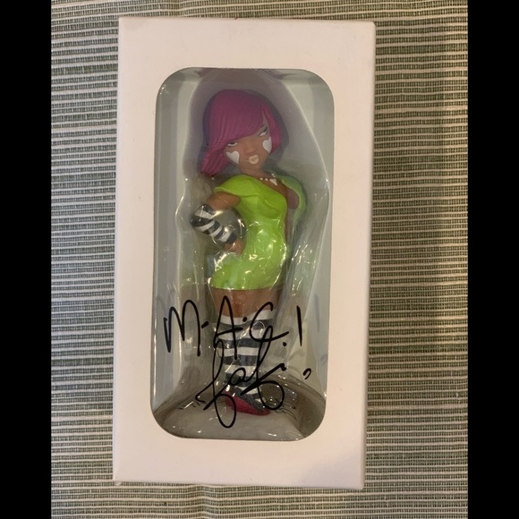 MAC Cosmetics Fafi Doll 2007 limited edition NEW - Picture 10 of 10